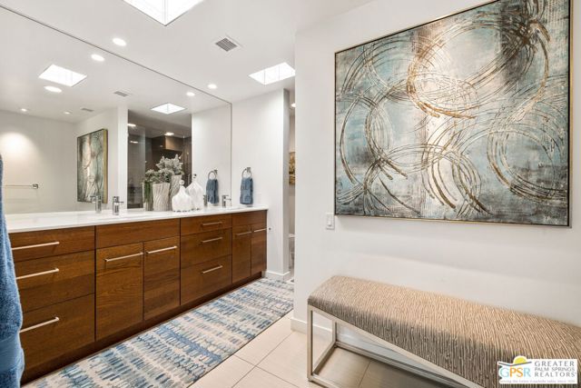 207 Desert Lakes Drive, Palm Springs CA: https://media.crmls.org/mediaz/68f151ff-848d-416e-9769-9e6748bbc72e.jpg