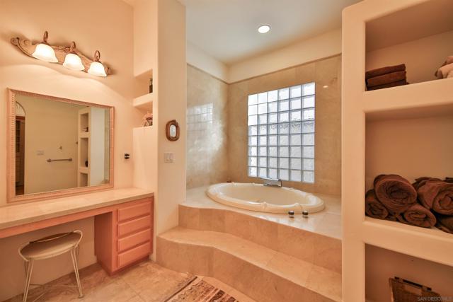 187 Verbena Dr, Borrego Springs CA: https://media.crmls.org/mediaz/68f1cac6-978f-4469-89c2-fe5044f77c41.jpg