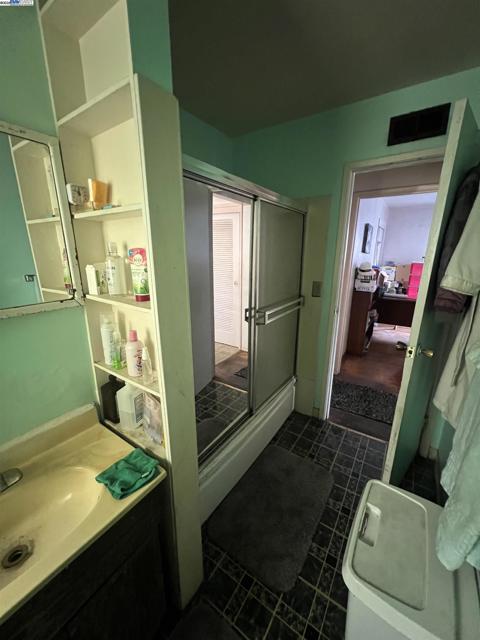 Image 13 of 21 For 25936 Peterman Ave