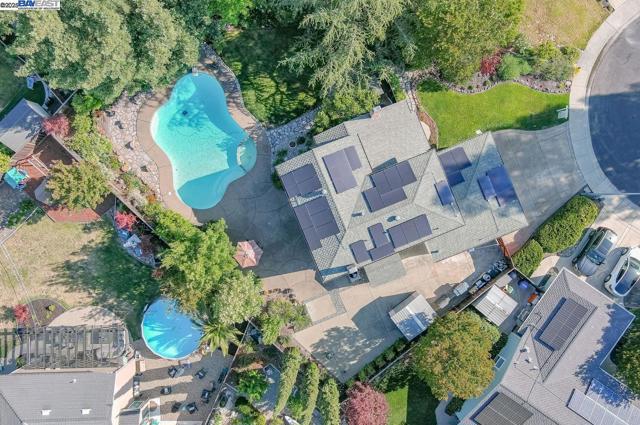 260 Mara Pl, San Ramon CA: https://media.crmls.org/mediaz/68f27084-7e94-4ee2-9c3a-fea565e35955.jpg