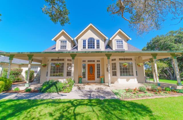 8631 Woodland Heights Court, Salinas CA: https://media.crmls.org/mediaz/68f361a4-f7a0-4cea-be4c-5f1470de8a5e.jpg