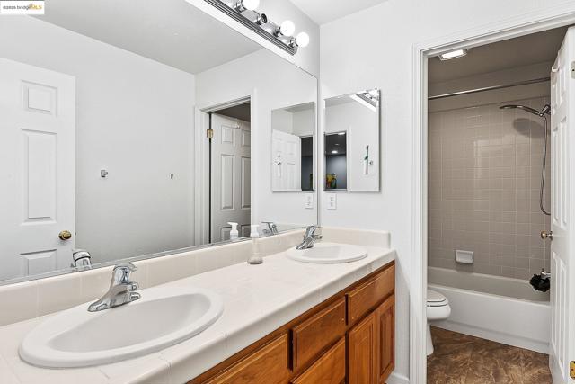 3551 Keystone Loop, Discovery Bay CA: https://media.crmls.org/mediaz/68f3c011-838f-4f82-936f-b5fa8ce7e728.jpg