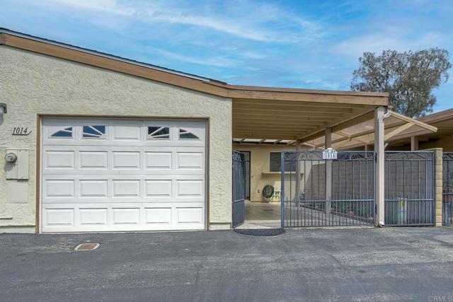 Detail Gallery Image 2 of 28 For 1014 Plover Way, Oceanside,  CA 92057 - 2 Beds | 2 Baths