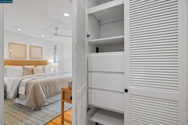 2080 Essenay Ave, Walnut Creek CA: https://media.crmls.org/mediaz/68f55d68-0ffa-4aaa-a895-5c614f5d7445.jpg