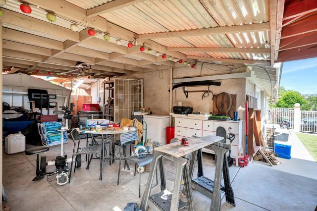 12004 06 Winter Gardens Dr, Lakeside CA: https://media.crmls.org/mediaz/68f599fe-ef3b-44a2-bb01-ac11783c46bc.jpg