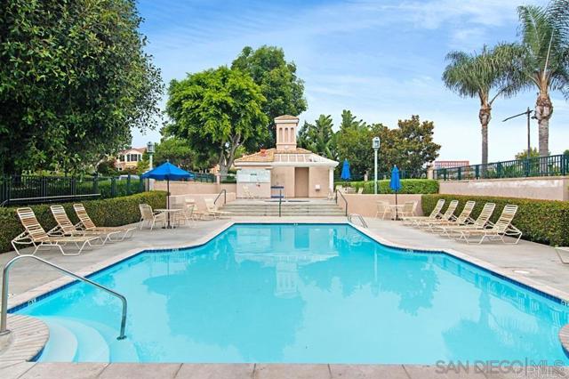Detail Gallery Image 2 of 17 For 7215 Calabria Ct, San Diego,  CA 92122 - 2 Beds | 2 Baths