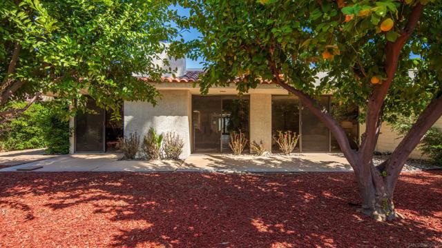 53 Colgate Dr, Rancho Mirage CA: https://media.crmls.org/mediaz/68f5e2af-c31d-477d-bbbc-44f8d39efc2d.jpg