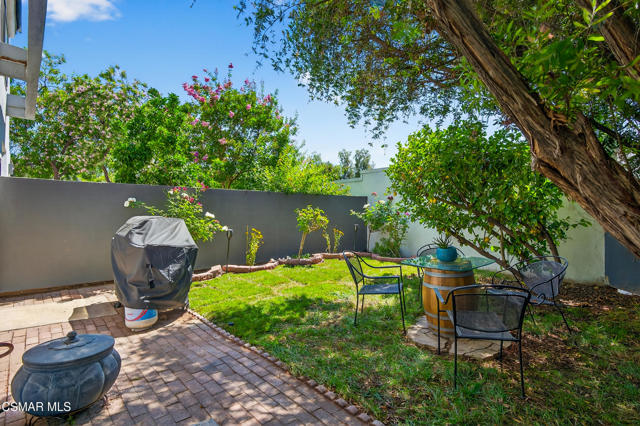1182 Tivoli Lane, Simi Valley CA: https://media.crmls.org/mediaz/68f6a2cd-ba59-4659-bf81-364e68bc7919.jpg