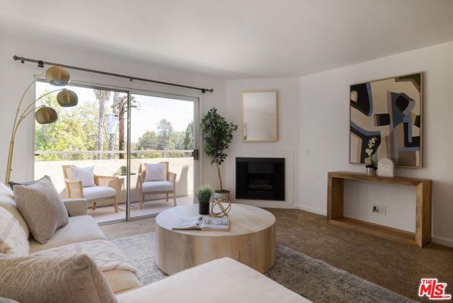 4702 Fulton Avenue, Sherman Oaks CA: https://media.crmls.org/mediaz/68f700a6-0cf8-4942-b979-3dc8f1cf2290.jpg