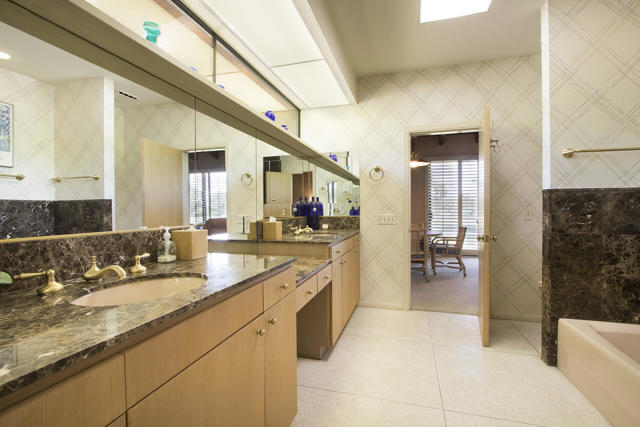 Image 30 of 63 For 70796 Fairway Drive