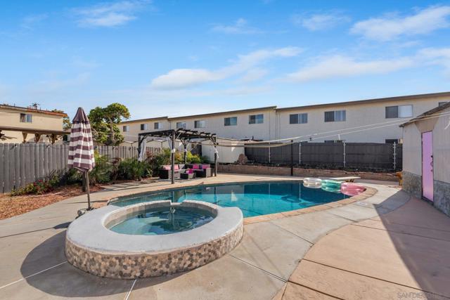 434 Del Mar Ct, Chula Vista CA: https://media.crmls.org/mediaz/68f842f1-ab6f-405f-8311-f9e2c7d815a7.jpg