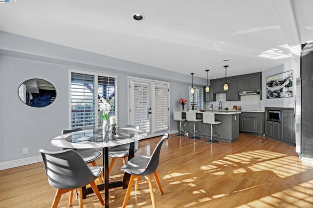 20340 Hunters Knls, Castro Valley CA: https://media.crmls.org/mediaz/68f8c4b4-245d-44b7-ae5d-71bac7e2cb2b.jpg