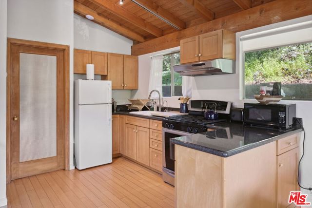 1256 N Topanga Canyon Boulevard, Topanga CA: https://media.crmls.org/mediaz/68f8cadb-12ac-4c90-a261-37cec139666d.jpg