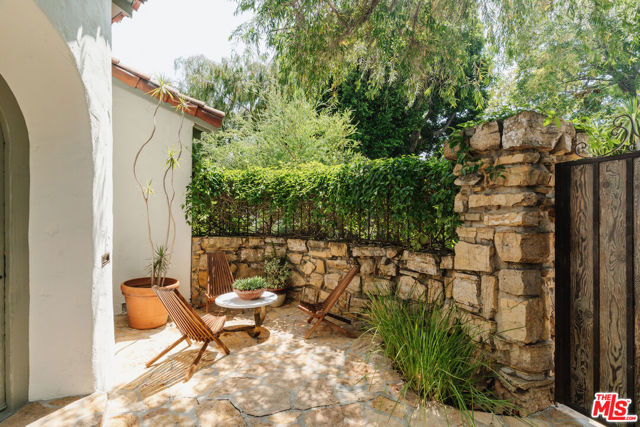 3744 Clayton Avenue, Los Angeles CA: https://media.crmls.org/mediaz/68f8d853-d335-49e1-b122-f901bd7c1e9e.jpg