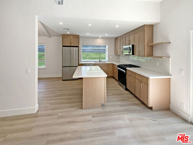 2230 La Crosse Circle, Claremont CA: https://media.crmls.org/mediaz/68f8e3ba-d789-4ec9-8707-74d74016d315.jpg