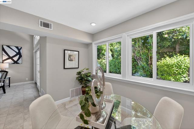5943 Corte Arboles, Pleasanton CA: https://media.crmls.org/mediaz/68f9e019-e346-445e-abfc-1d560fc57fed.jpg