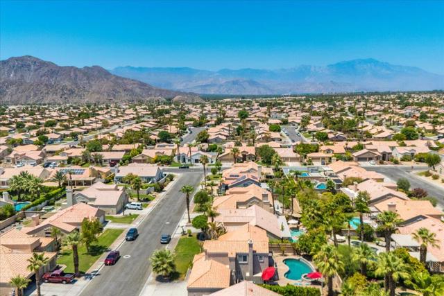 79320 Desert Wind Court, La Quinta CA: https://media.crmls.org/mediaz/68fb6867-ab14-46dd-a71e-442b369f325e.jpg