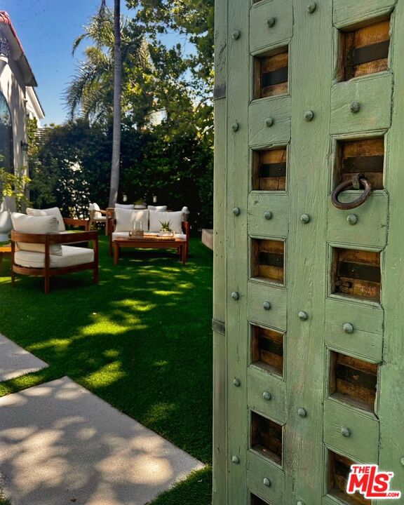 100 S La Jolla Avenue, Los Angeles CA: https://media.crmls.org/mediaz/68fb8888-81ff-4893-b5a8-96091ad6b5ea.jpg