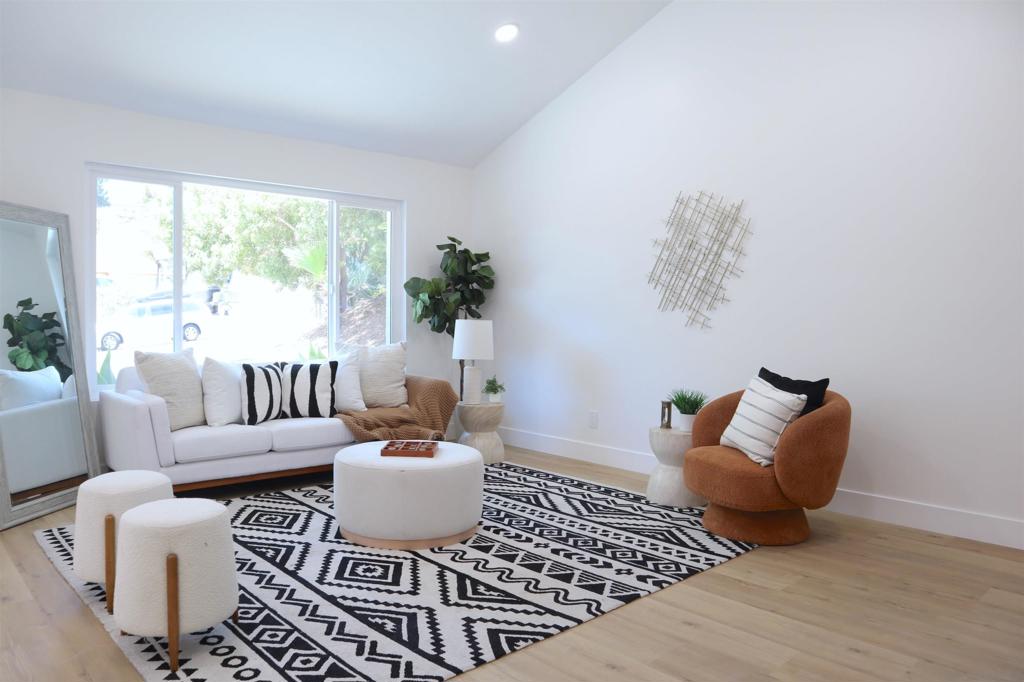 15229 Andorra Way - photo 2