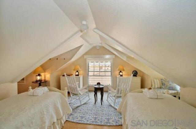 307 Rosemont, La Jolla CA: https://media.crmls.org/mediaz/68fe5f7d-68ab-4766-9a8e-b22c0fff0106.jpg