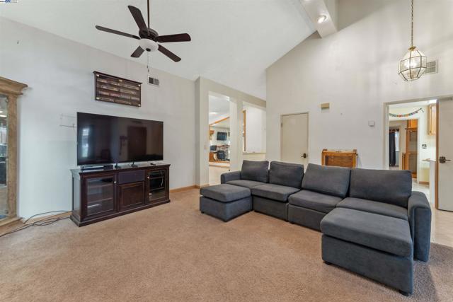 2901 Larkspur Dr., Antioch CA: https://media.crmls.org/mediaz/68fe5fd9-a235-4d75-bf17-8f36d14bf7f5.jpg