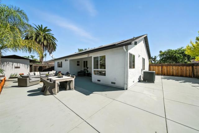 552 Bluefield Drive, San Jose CA: https://media.crmls.org/mediaz/68fe688f-6151-41a7-95c4-edf615014d11.jpg