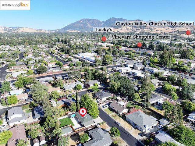 5071 Bonwell Drive, Concord CA: https://media.crmls.org/mediaz/68fe77db-3cd8-469d-83d8-90299dac751c.jpg