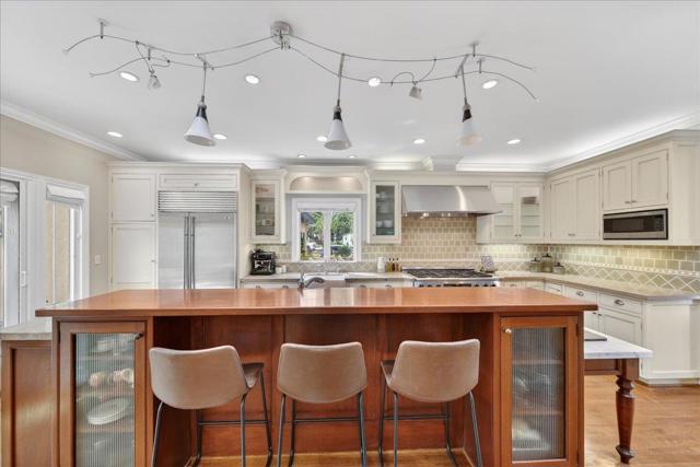 16839 Frank Avenue, Los Gatos CA: https://media.crmls.org/mediaz/68ffd79c-ca8f-4d14-979f-da5054050170.jpg