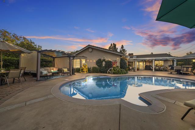 Detail Gallery Image 6 of 64 For 11921 1/2 Fuerte Dr, El Cajon,  CA 92020 - 4 Beds | 3 Baths