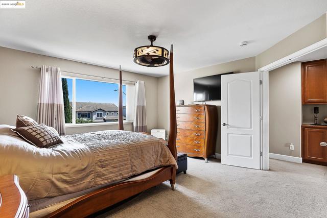 150 Ridge Crest Ct, Oakley CA: https://media.crmls.org/mediaz/69007836-6576-4d40-8d2f-d0a955be1ff3.jpg