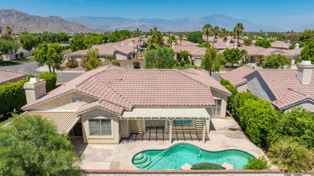 44950 Calle Santa Barbara, La Quinta CA: https://media.crmls.org/mediaz/6900c4a0-e8e7-4086-9bda-5a0d7ae8cfee.jpg