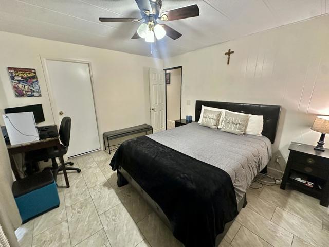 69530 Dillon Road, Desert Hot Springs CA: https://media.crmls.org/mediaz/690154b7-6a8c-496d-9c32-a11ce6309eff.jpg