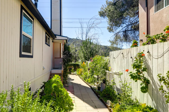 Detail Gallery Image 4 of 30 For 7539 Valaho Dr, Los Angeles,  CA 91042 - 3 Beds | 3 Baths