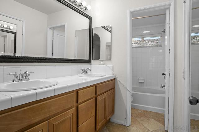 644 Hatfield Dr, San Marcos CA: https://media.crmls.org/mediaz/6902689e-c75a-4418-b896-c4b441a266c9.jpg