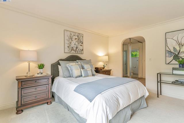 736 Tunbridge Rd, Danville CA: https://media.crmls.org/mediaz/690270ff-6afc-4734-8ecf-66da58b90361.jpg