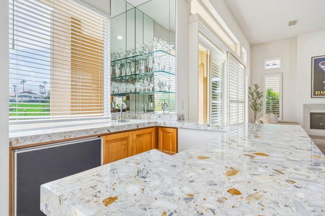371 Tomahawk Drive, Palm Desert, CA 92211