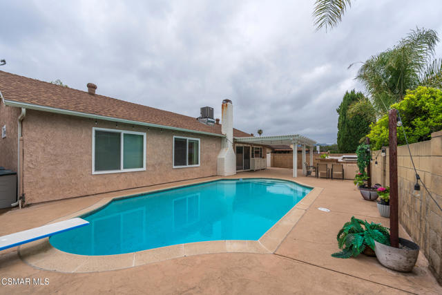 2705 N Broadmoor Avenue, Simi Valley CA: https://media.crmls.org/mediaz/6902b69c-f156-4752-b6cb-60f60627d433.jpg