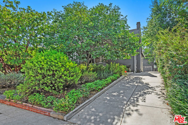 2136 Lemoyne Street, Los Angeles CA: https://media.crmls.org/mediaz/6902c1f6-172a-4654-8355-feeb0dba8c15.jpg