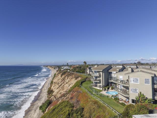 940 Sealane Dr, Encinitas CA: https://media.crmls.org/mediaz/6902fc33-5da6-4397-99fa-37b8546bffbd.jpg