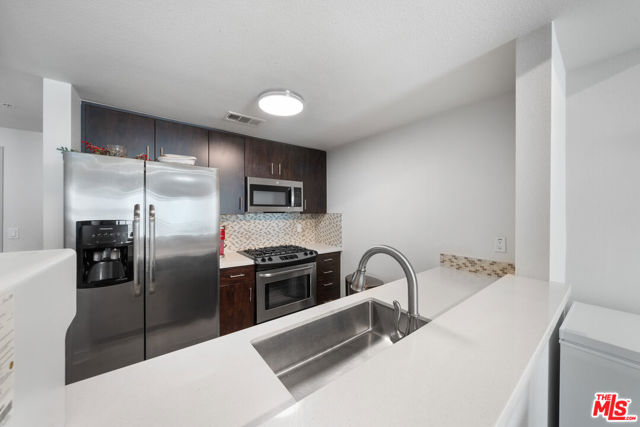 436 S Virgil Avenue, Los Angeles CA: https://media.crmls.org/mediaz/69039de5-465f-4b2e-b124-1d808cefdaf5.jpg