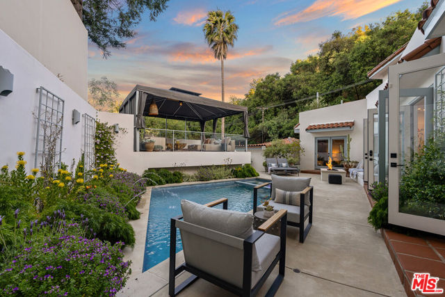 8701 Wonderland Park Avenue, Los Angeles CA: https://media.crmls.org/mediaz/690419da-d02c-47b1-bba3-ae5f3c37ad60.jpg