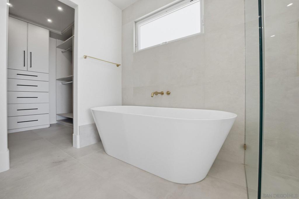 3080 Lloyd - photo 15