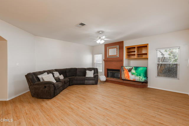 Detail Gallery Image 18 of 42 For 10906 Rosslyn Ln, Bakersfield,  CA 93311 - 4 Beds | 3 Baths