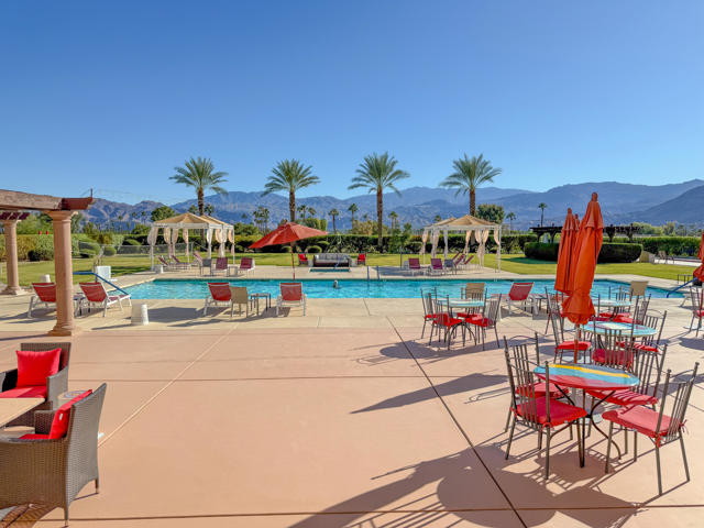 2701 Via Calderia, Palm Desert CA: https://media.crmls.org/mediaz/690460b2-4475-4fe8-9f6b-e0ee97d712a7.jpg
