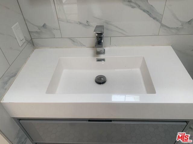 4561 Alla Road, Marina del Rey CA: https://media.crmls.org/mediaz/690593fa-52be-4808-b842-5b579d63385e.jpg