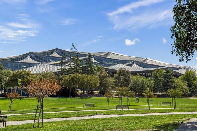 586 Burgoyne Street, Mountain View CA: https://media.crmls.org/mediaz/6905c27c-e60d-4383-a801-fcf90090a52f.jpg