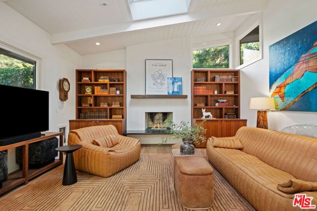 2934 Torito Road, Santa Barbara CA: https://media.crmls.org/mediaz/6905d275-e2c3-4224-bb59-eb20a9349d0b.jpg