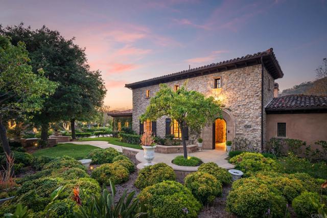 4258 Via Ravello, Rancho Santa Fe CA: https://media.crmls.org/mediaz/6905e48c-2fb7-4806-8a97-2c07fd11f700.jpg