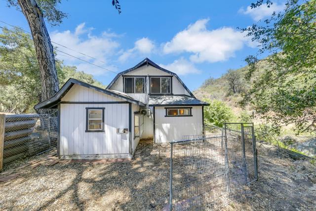 15134 Woods Valley Road, Valley Center CA: https://media.crmls.org/mediaz/6905f2b3-5660-44bc-8af1-2514b51ef097.jpg
