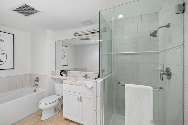 850 Beech St, San Diego CA: https://media.crmls.org/mediaz/6905ff04-c60a-4bf8-a078-bb255de5a578.jpg